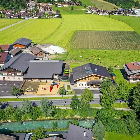 Schiefergut Family Resort Flachau 农家乐