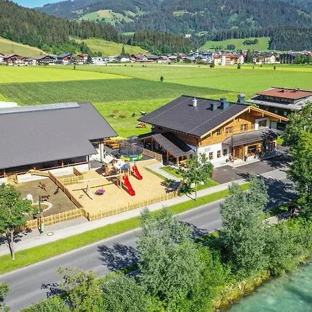 Bauernhof Vorderklinglhub Farma Flachau